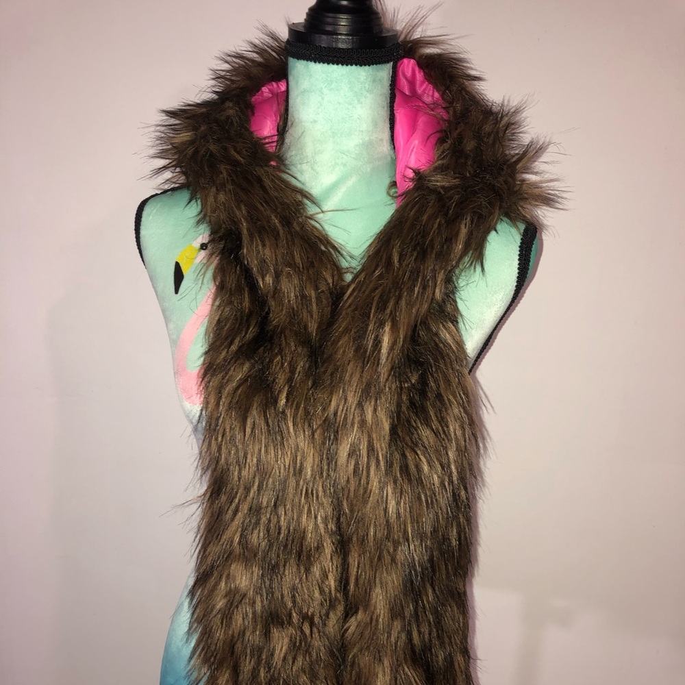 🛍🛍$15 SALE🛍🛍 Skaist Taylor Scarf-EUC